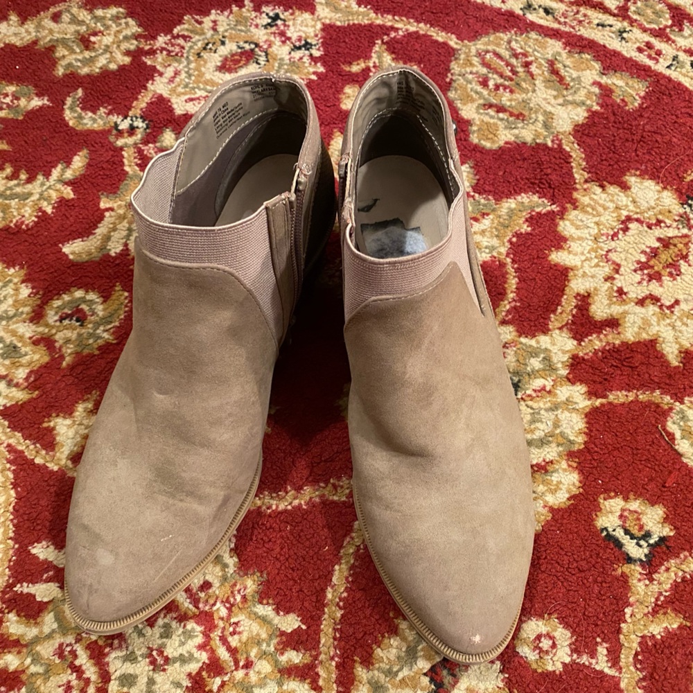 Simply Vera Vera Wang Skylark Women's Tan Ankle Boots